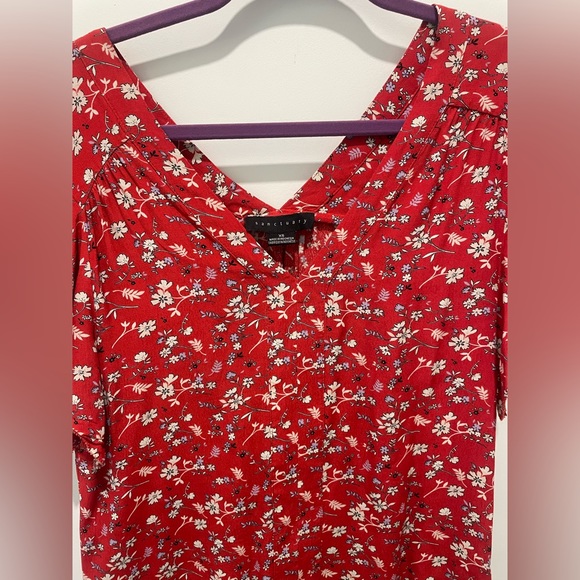 Sanctuary top - red floral, short sleeve flounce - Picture 2 of 5